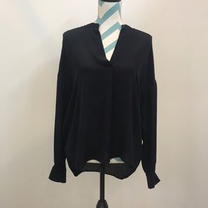 Vince. Classic 100% SILK Long Sleeve Too